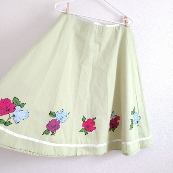 Live a Little Cute Circle Skirt Green Floral Size 10 Waist 29" - Picture 5 of 5